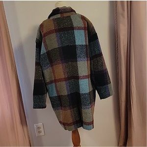 Davi & Dani duster coat in big beautiful plaid print.  Very warm and versatile.